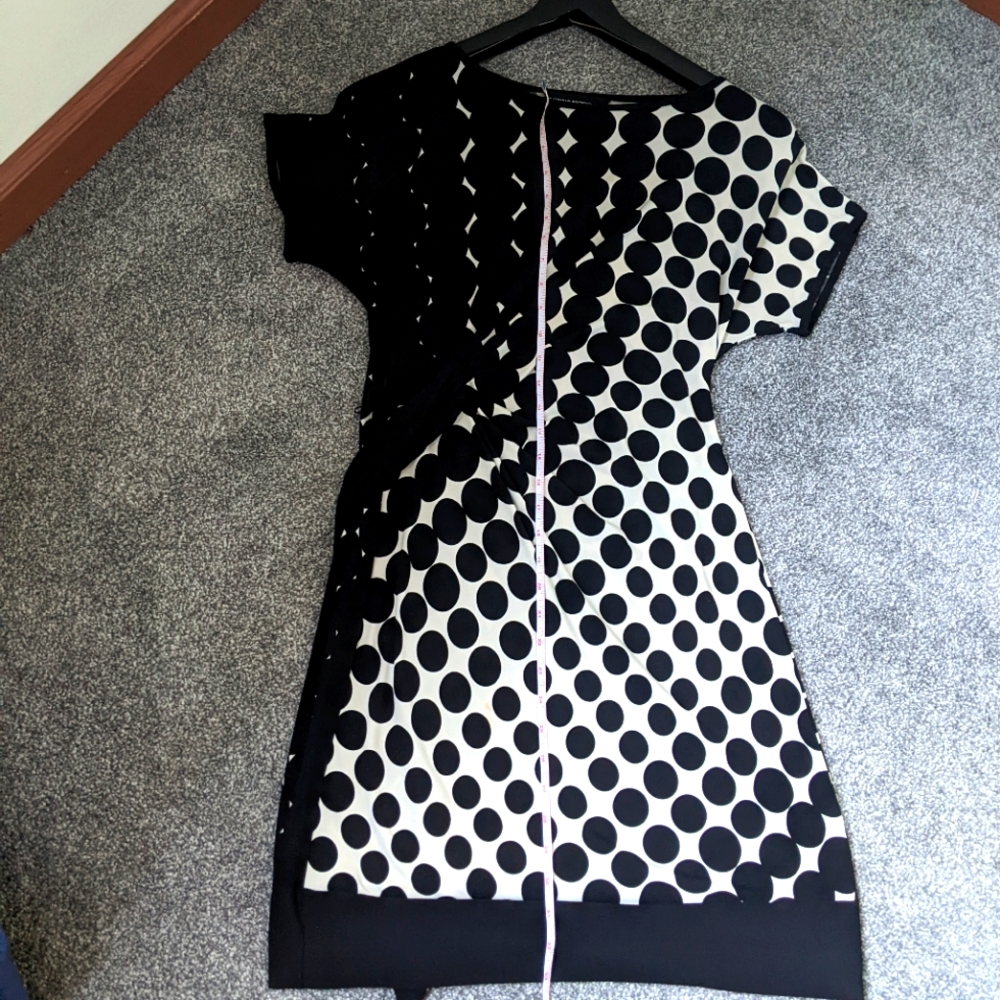 Donna Morgan flattering optical pattern dress I'm black/cream